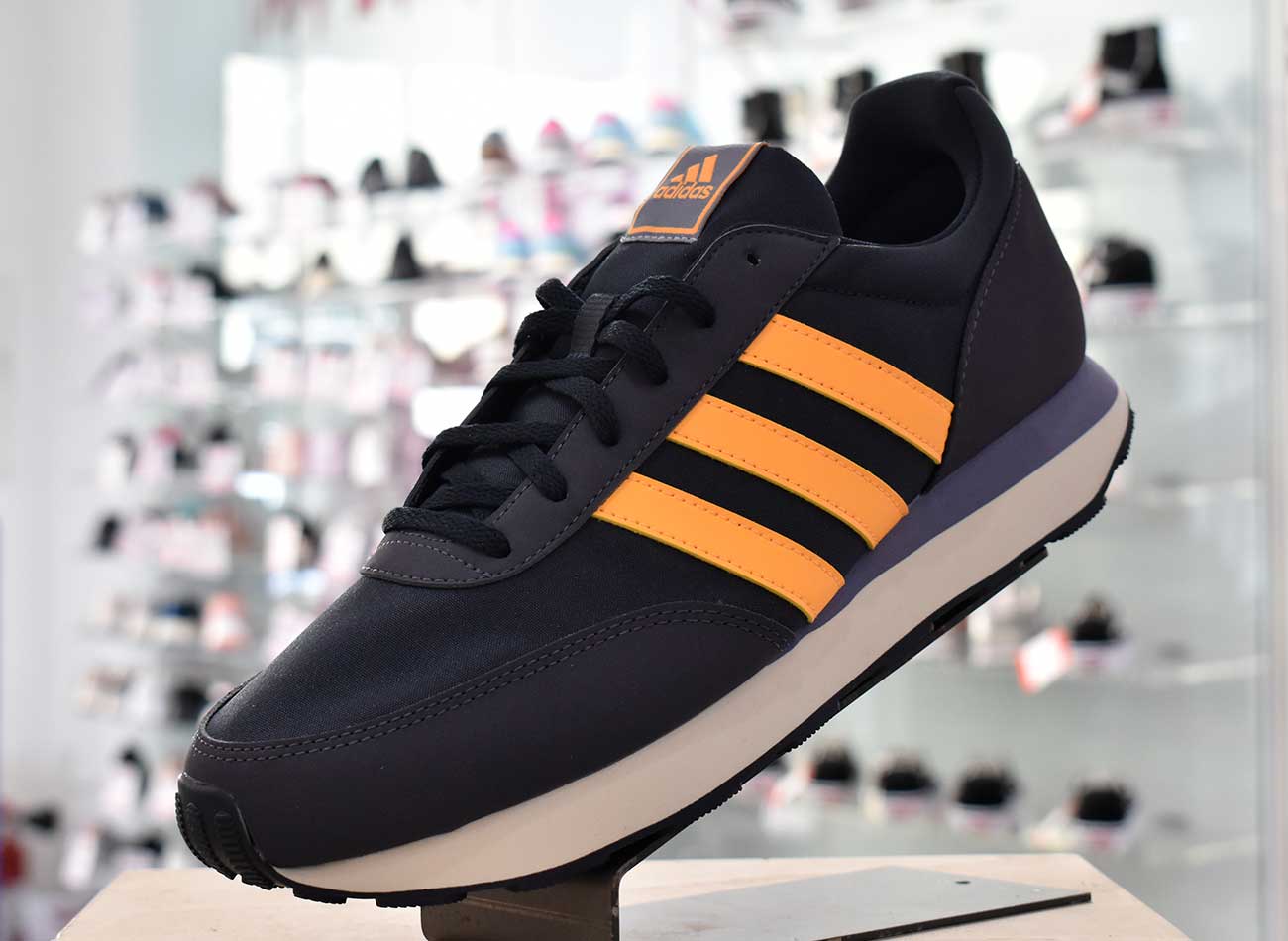 Adidas scarpe collezione 2024 da Rubber 33 a Roma Prati